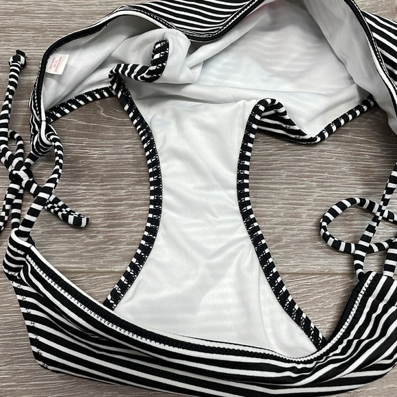 NWOT Victoria’s Secret The Bow Bikini Side Tie Bottom and Strappy Bandeau Top M - Picture 6 of 16